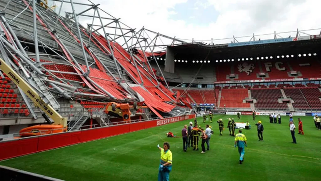 fc-twente-football-stadium-collapses-pic-reuters-979598901 (1)