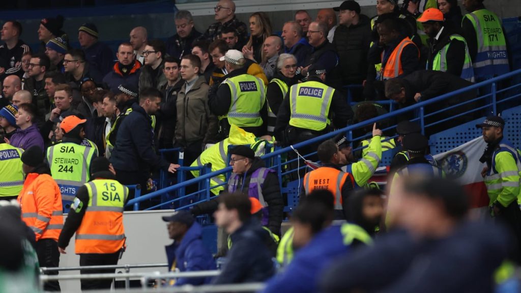 leeds-fan-falls-at-stamford-bridge