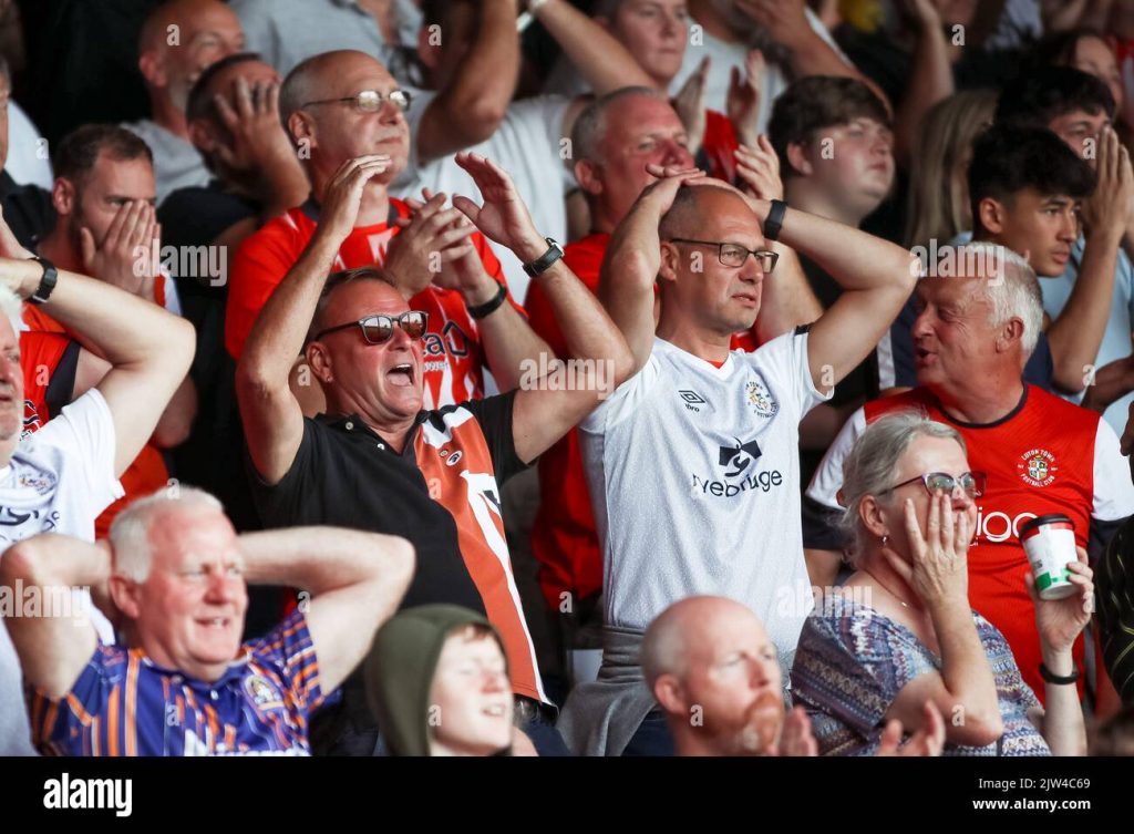 luton-town-fc-fans-during-the-sky-bet-championship-match-at-kenilworth-road-luton-picture-date-saturday-september-3-2022-2JW4C69